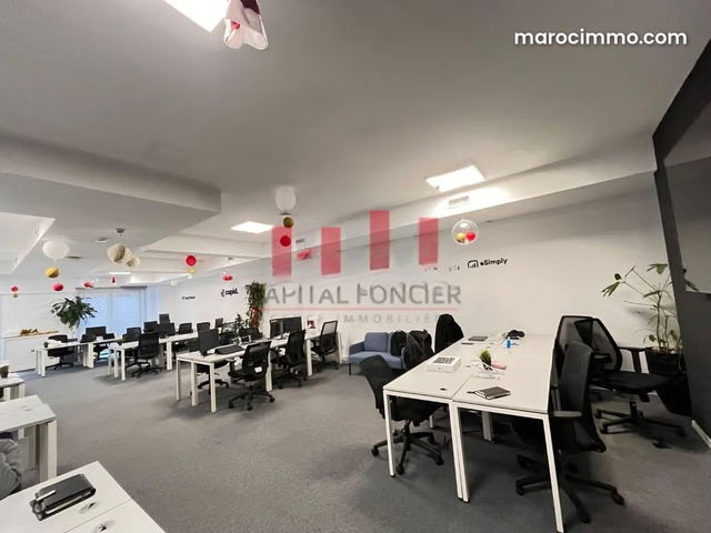 Plateau de bureau premium aménagé de 410 m2 en plein quartier Ain diab a la location — Casablanca