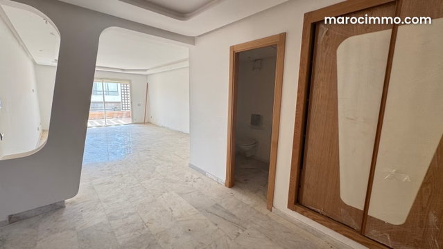 Bel appartement à vendre à Agdal. 3 chambres agréables. Porte blindée, sécurité — 4
