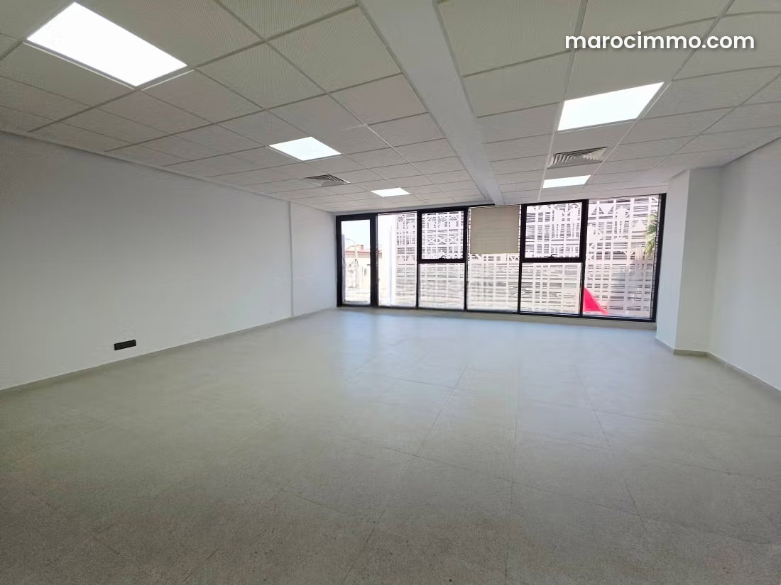 76 sqm Office for Lease in Oasis, Casablanca, with Air Conditioning and Terrace — Casablanca
