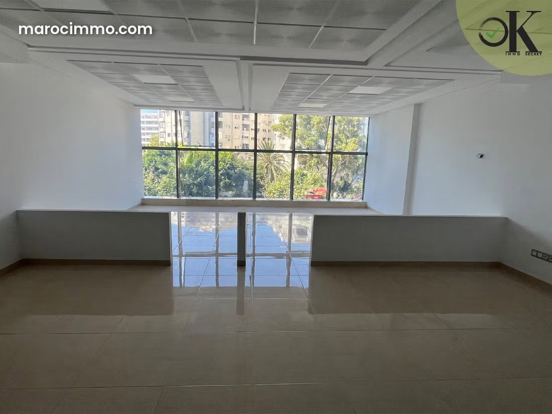 69 m² Office for Rent in Tangier Medina, Easy Access — Tangier