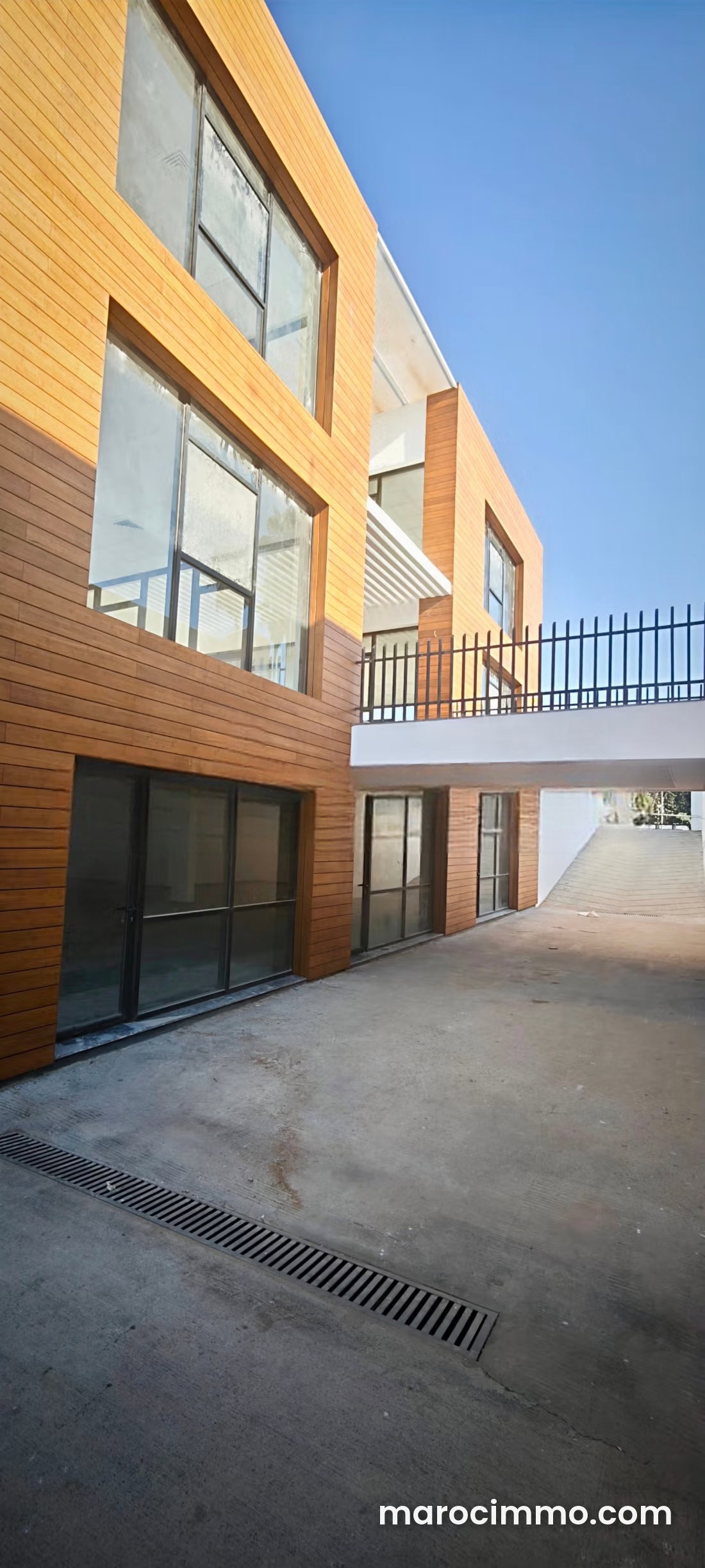 2,000 m² Office for Rent in Souissi, Rabat, 3 Fully Equipped Levels — Rabat