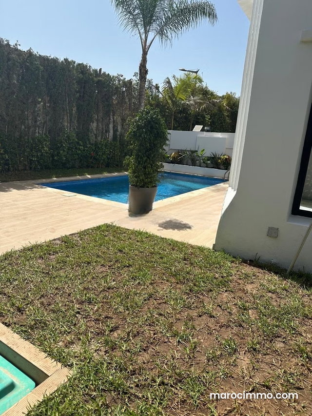 À VENDRE villa 361 m2 de luxe Bouskoura Ville Verte. Superficie 371 m². Places de parking et terrasse — 3