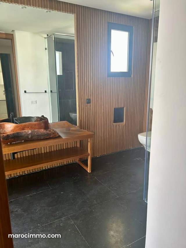 Villa 4CH à Louer El Menzeh — 5