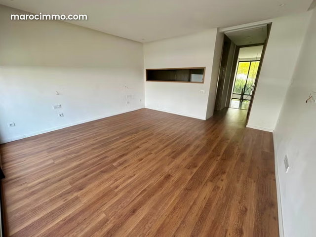 Villa 4CH à Louer El Menzeh — 3