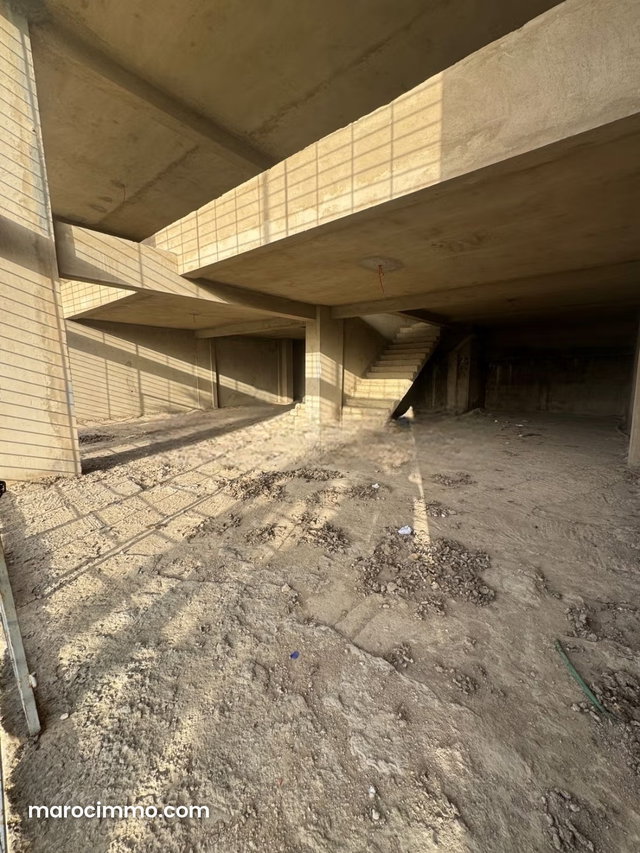 Local commercial à vendre à Marjane. Superficie 148 m² — 4