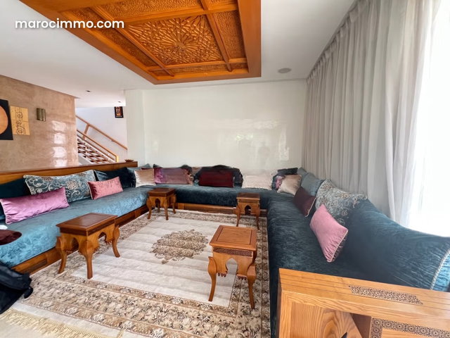 Villa de haut standing à louer à Ville Verte. Surface totale 550 m². Meublé — 4