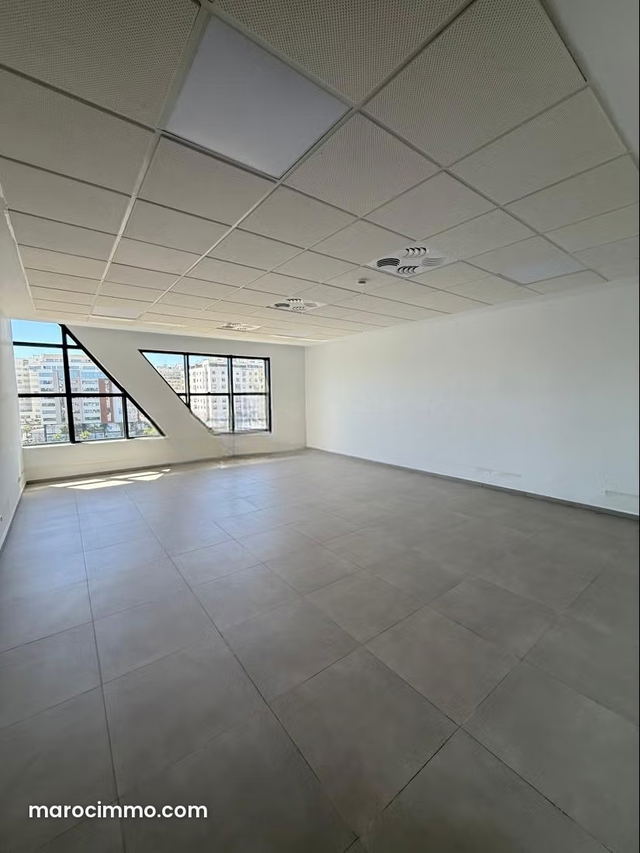 Offices for Rent in Mozart. Total Area 50 m². Safe Door, Security — Tangier