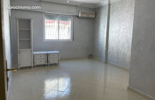 Appartement a louer a tanger avec garage situation quartier hopital espagnol — 2