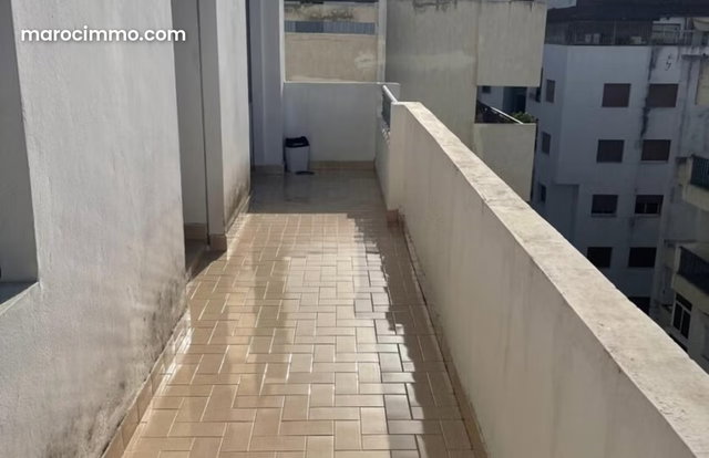 Appartement a louer a tanger avec terrasse situation quartier berchet — 4