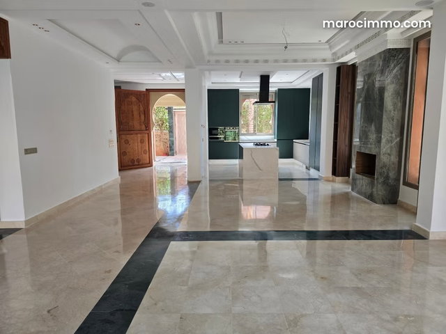 Location d'une maison à Guéliz. Surface de 650 m². Double vitrage et chauffage central — 2