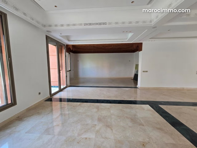 Location d'une maison à Guéliz. Surface de 650 m². Double vitrage et chauffage central — 3