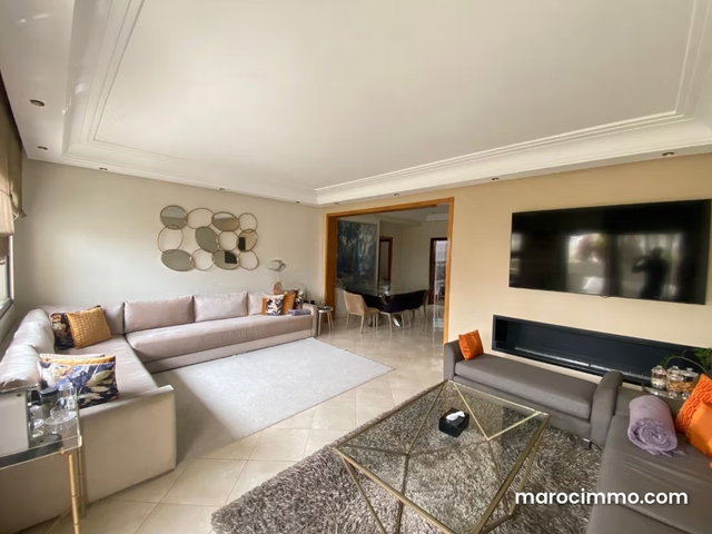 FOR SALE – Spacious 3 Bedroom Apartment – 2 Mars Avenue — 2