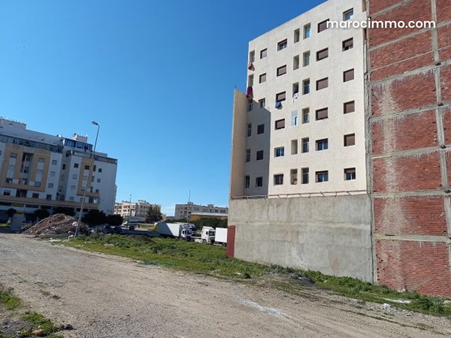 Petit terrain pour immeuble de 4 étages — 2
