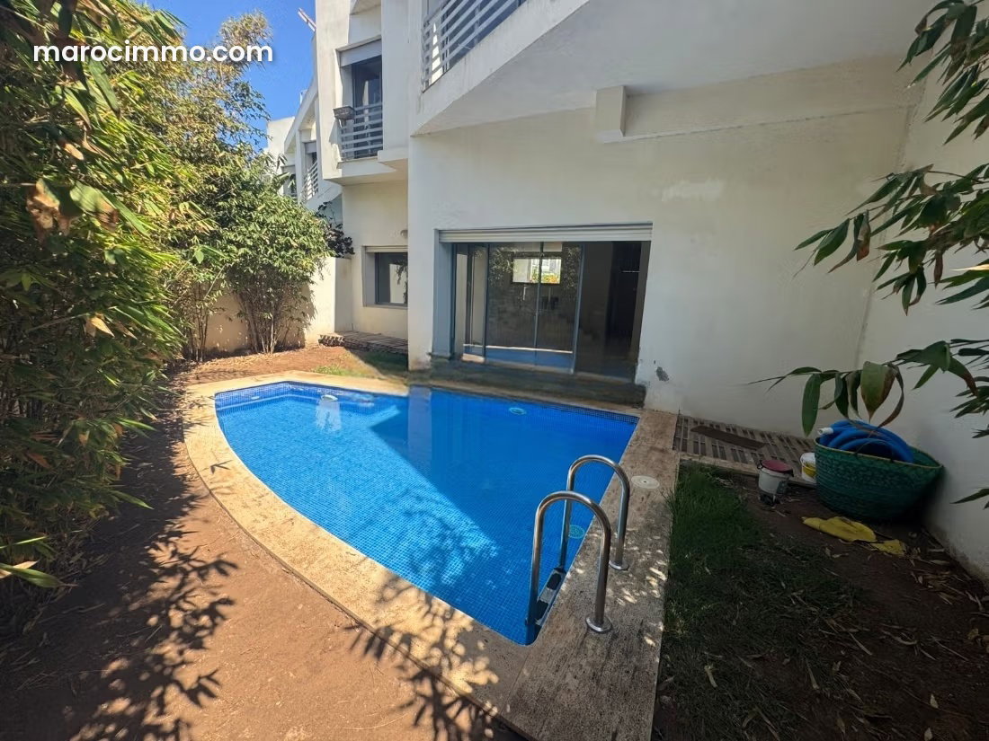 350 sqm villa with pool and sea view in Dar Bouazza — Dar Bouazza