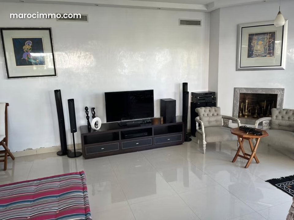 Bel appartement meublé à louer