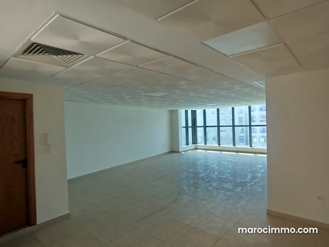 68 m² Office for Rent in Alia, Tangier — Tangier