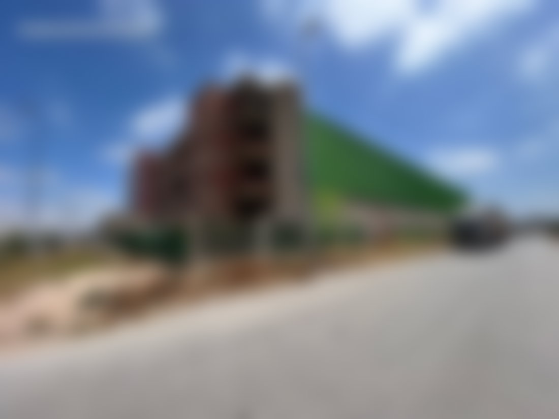 فضاء صناعي 4800 م² للكراء بالمنطقة الصناعية في النواصر