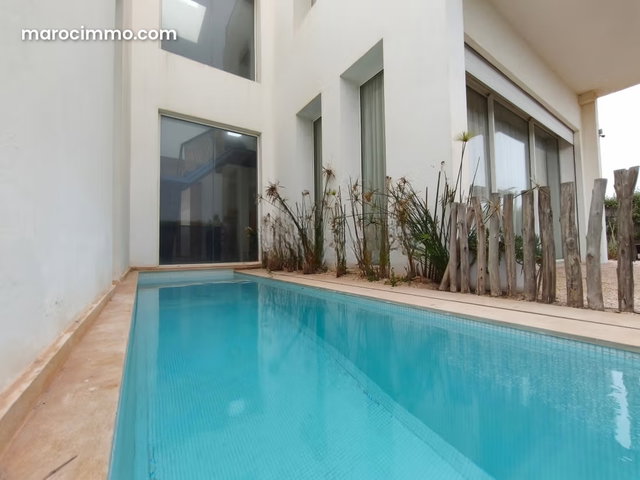 A louer villa vide moderne face à la mer — 3