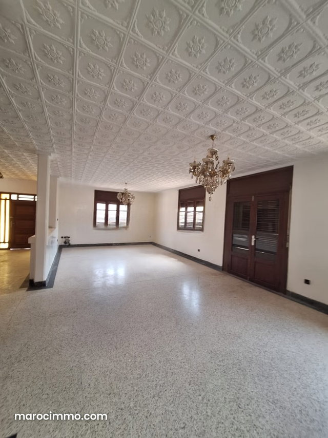Villa vide à la location — 4