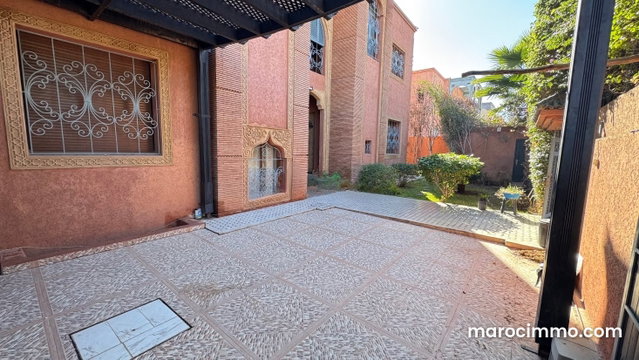 Villa jumelée orientée sud est, idéalement située à deux pas de Targa et proche de toutes commodités — 2