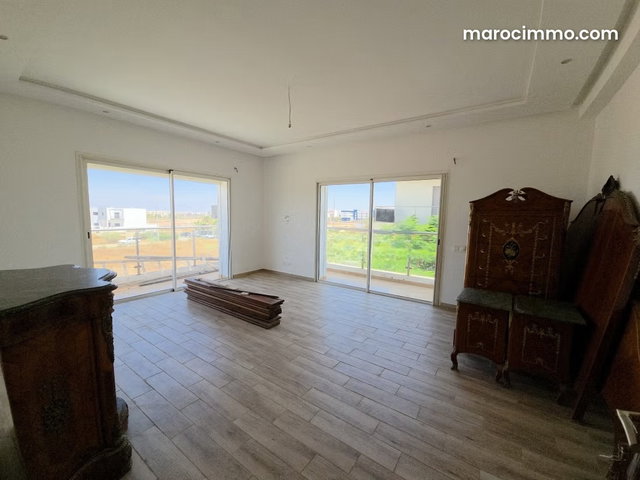 Villa neuve jamais habitée à vendre bouskoura ville — 4