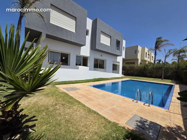 Villa neuve jamais habitée à vendre bouskoura ville — 2
