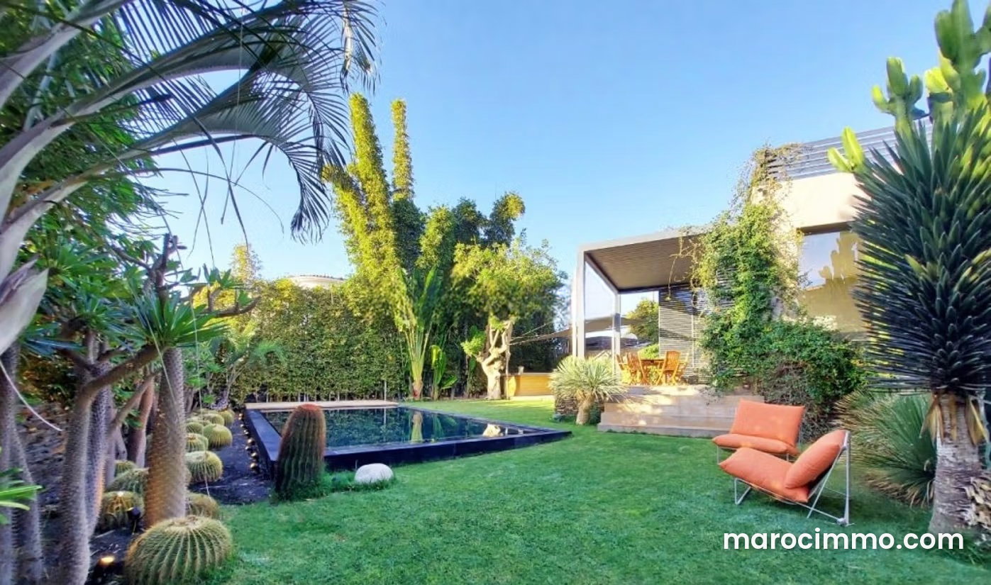 800 m² Sea-View Villa with Swimming Pool for Sale, Aïn Diab, Casablanca — Casablanca