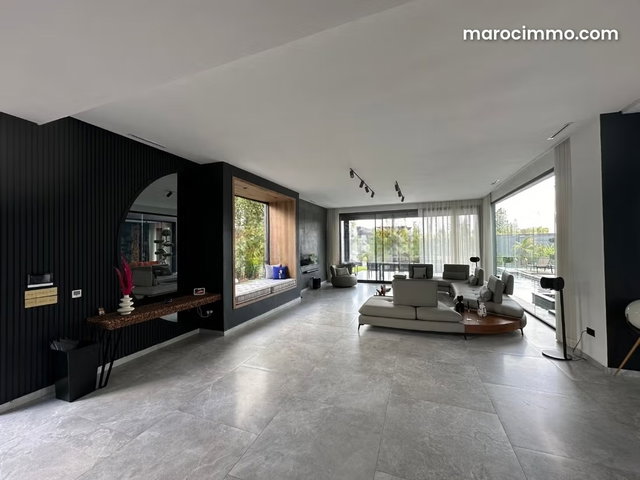 Villa de haut standing à vendre à Ville Verte. Surface de 800 m². Bien meublé — 4