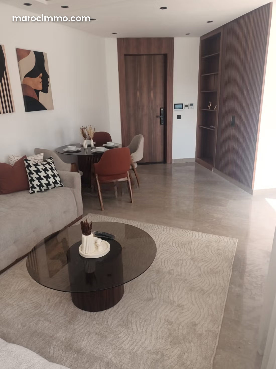 Furnished 62 sqm apartment with terrace and garage, Mers Sultan — Casablanca