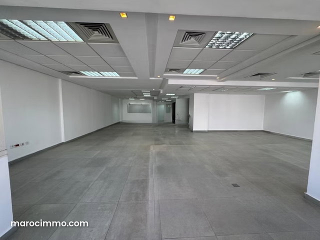 Bureau 200 M² Aménagé A Louer Anfa — 3