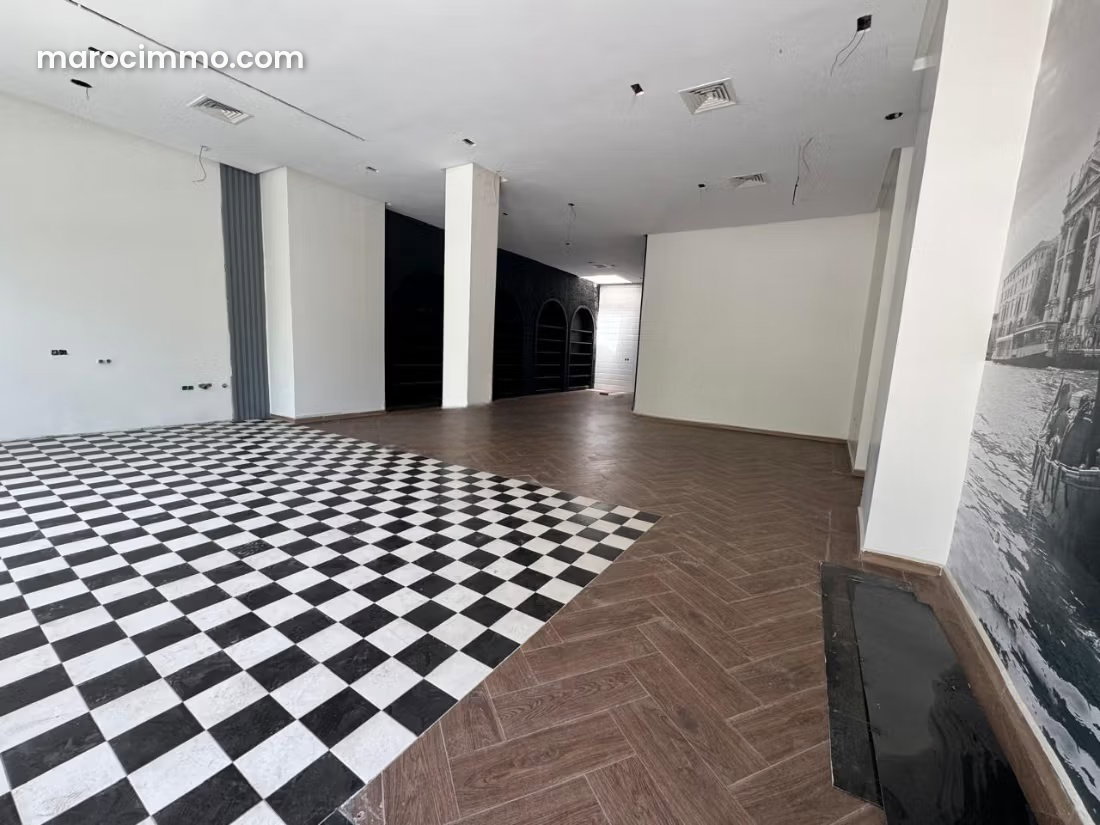 131 m² Commercial Premises for Rent in Gauthier, Casablanca — Casablanca
