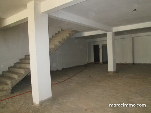 Local commercial a louer au RIVIERA — 2