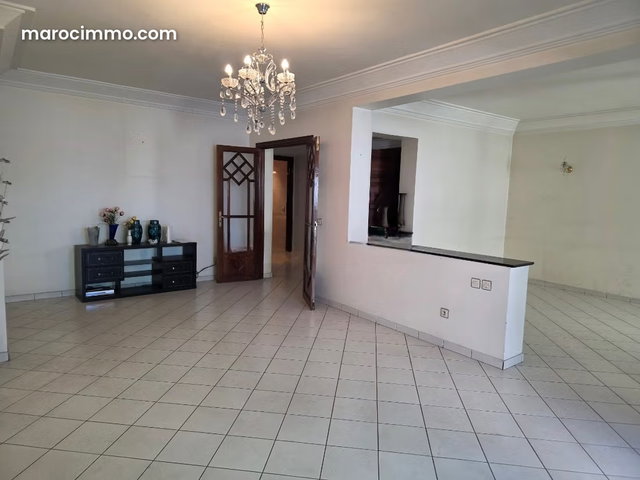 Appartement avec terrasse quartier des Hôpitaux — 2
