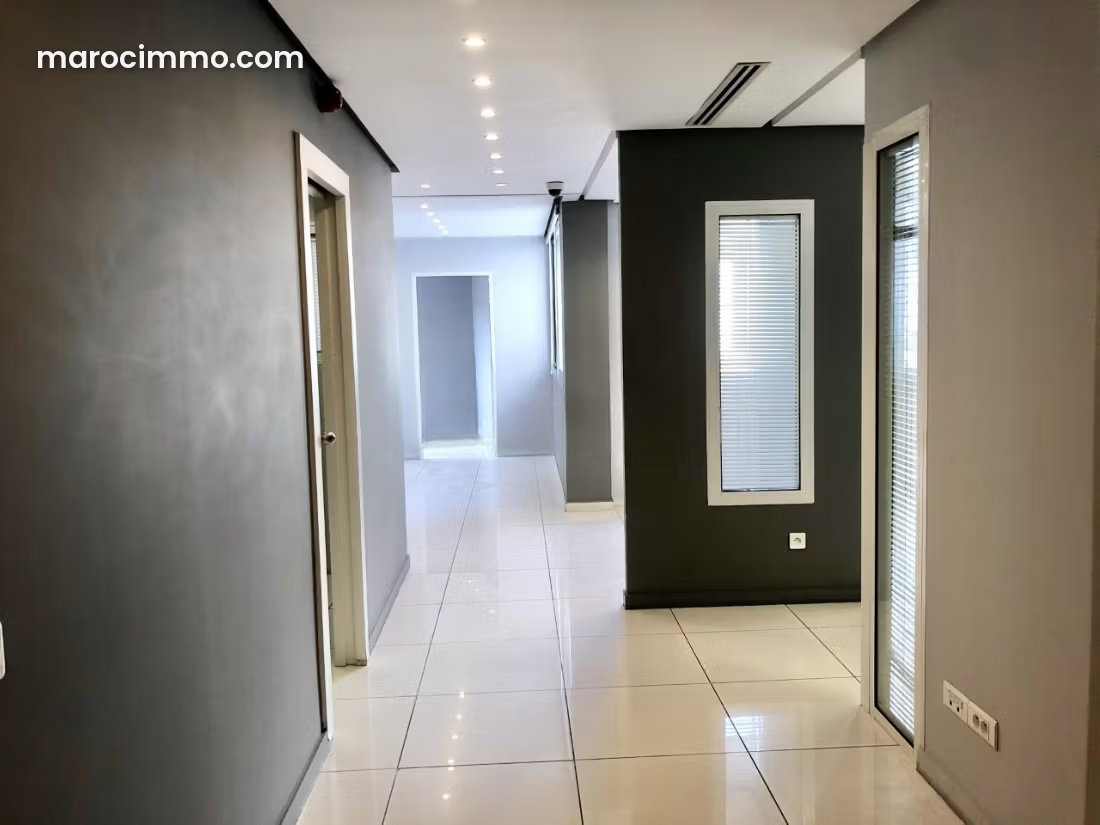 200 m² Office in Maarif, Casablanca: Bright and Fully Equipped — Casablanca