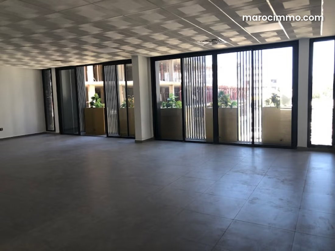 138 m² Office with Terrace, Beauséjour, Casablanca, for Rent — Casablanca