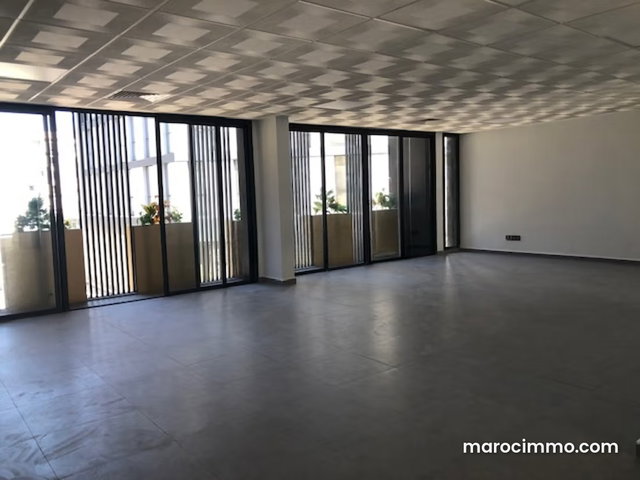 Plateau bureau 138 M2 proche de Casa Finance City — 2