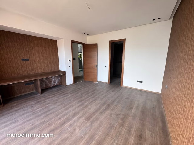 Location villa de haut standing vide à Ain diab — 4