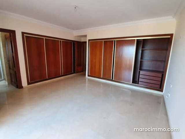 Villa for Rent 380m2 4 Bedrooms Sea View in Aindiab — 4
