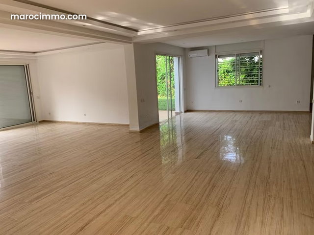 Villa de luxe à louer à Souissi. Superficie 2000 m². Climatisation et piscine — 2