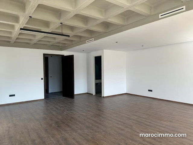 Plateau de bureau à louer sur CIL HAY SALAM — 4