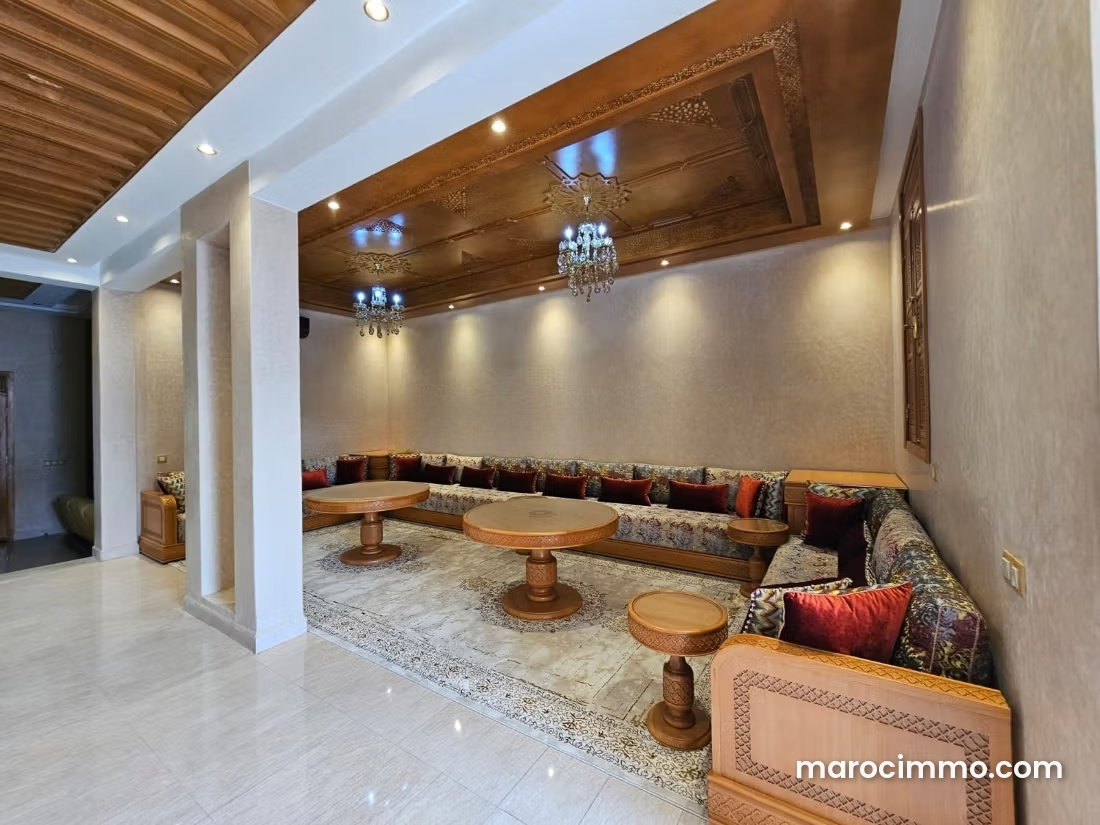 400 m² Villa with Swimming Pool for Rent in Hay Targa, Marrakech — Marrakesh