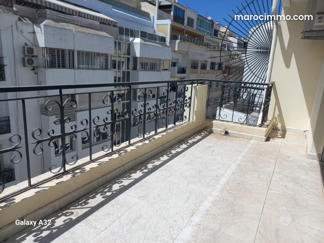 180 m² Apartment, 3 Bedrooms, Top Floor in Racine, Casablanca — Casablanca