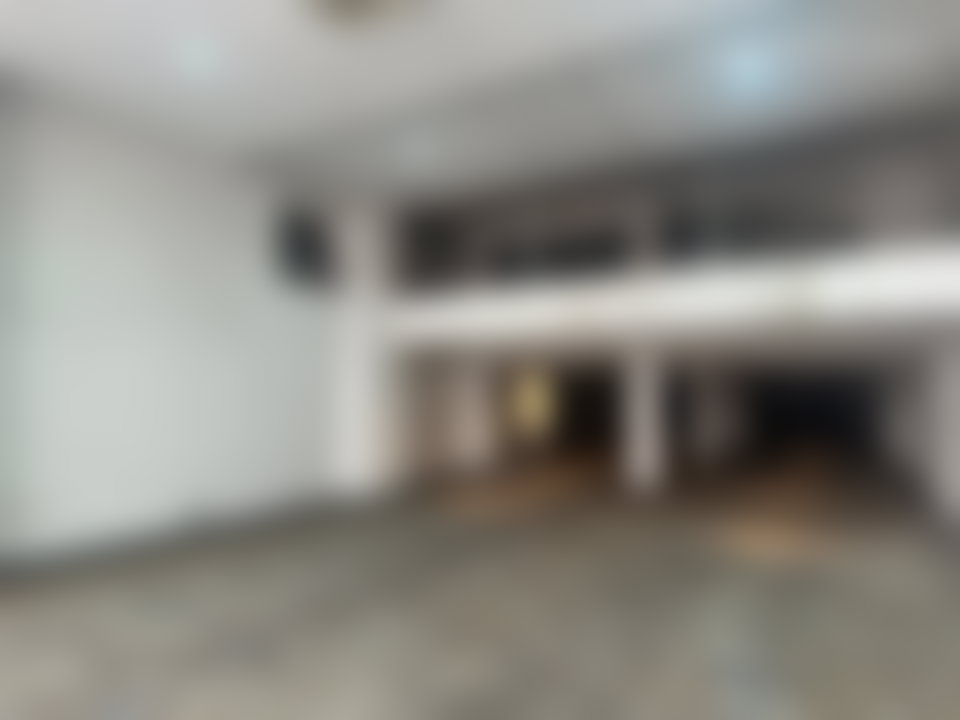 محل تجاري فسيح للكراء بحي المستشفيات في الدار البيضاء
