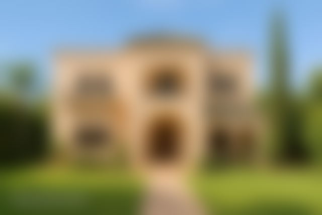 550 sqm villa with a 1,400 sqm garden for sale in Souissi, Rabat — Rabat