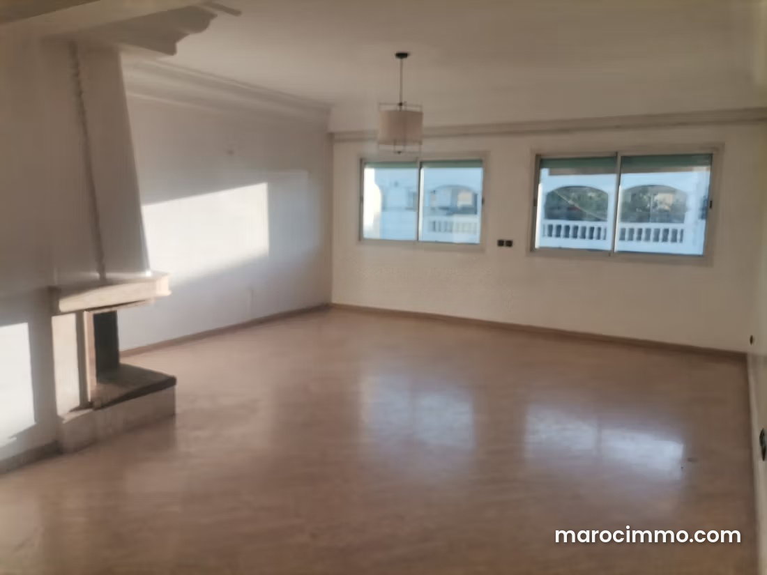 Appartement 130 m², 3 chambres, dernier étage avec terrasse, Racine — Casablanca