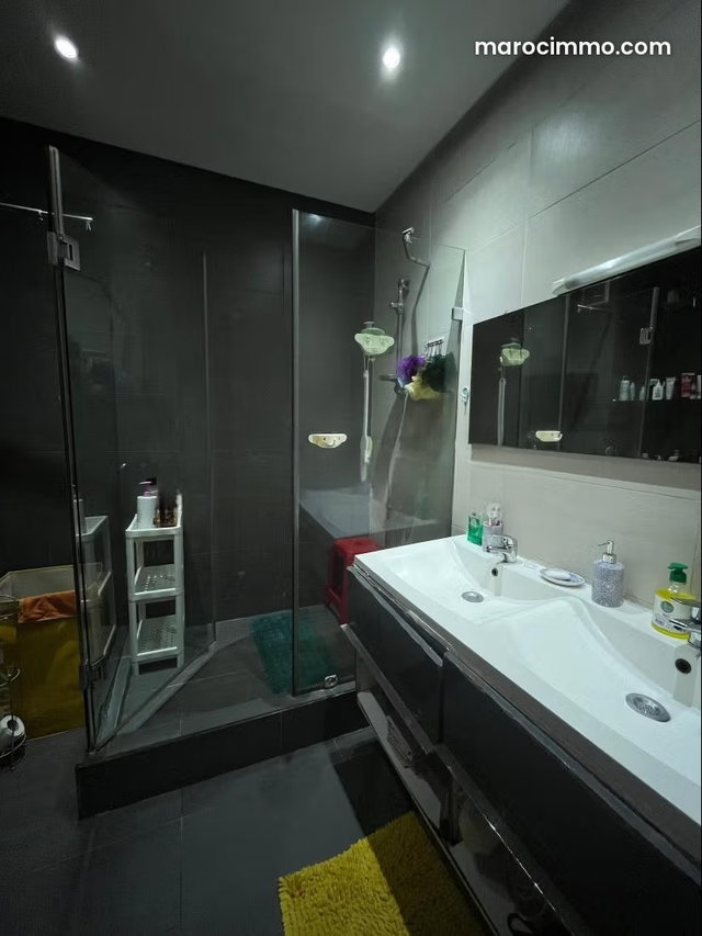 Bel appartement de 3 chambres à vendre au quartier des Hôpitaux. Superficie 112 m². Salon Marocain, salon européen sécurité — 5