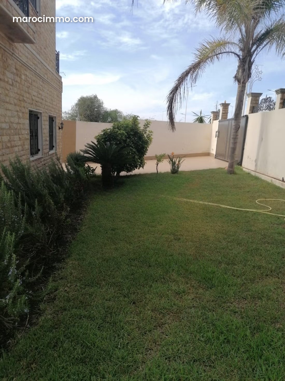 فيلا فاخرة بإطلالة بحرية في حي الفتح بسخيرات — الصخيرات