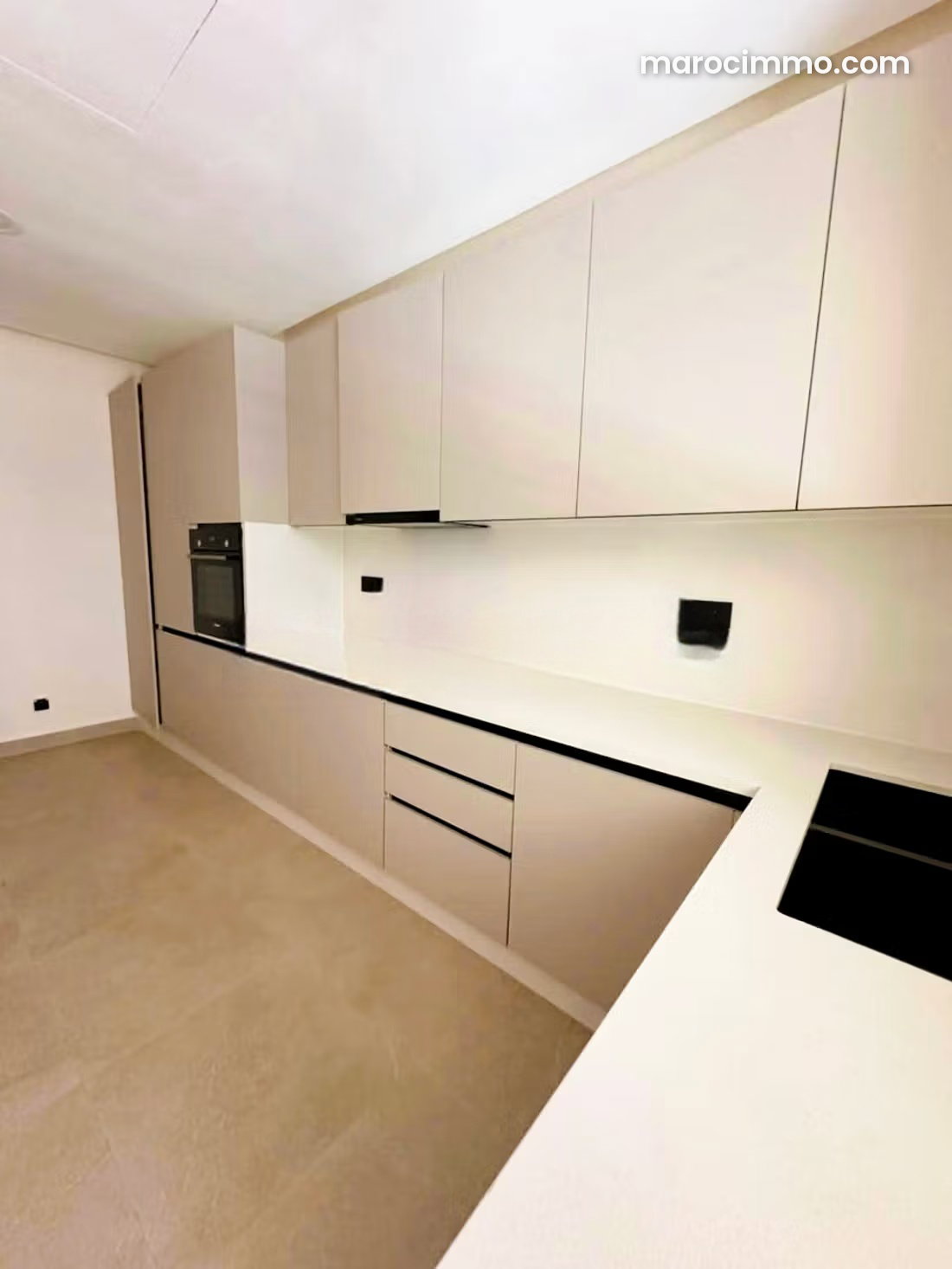 160 sqm Apartment with 3 Bedrooms for Rent in Souissi, Rabat — Rabat