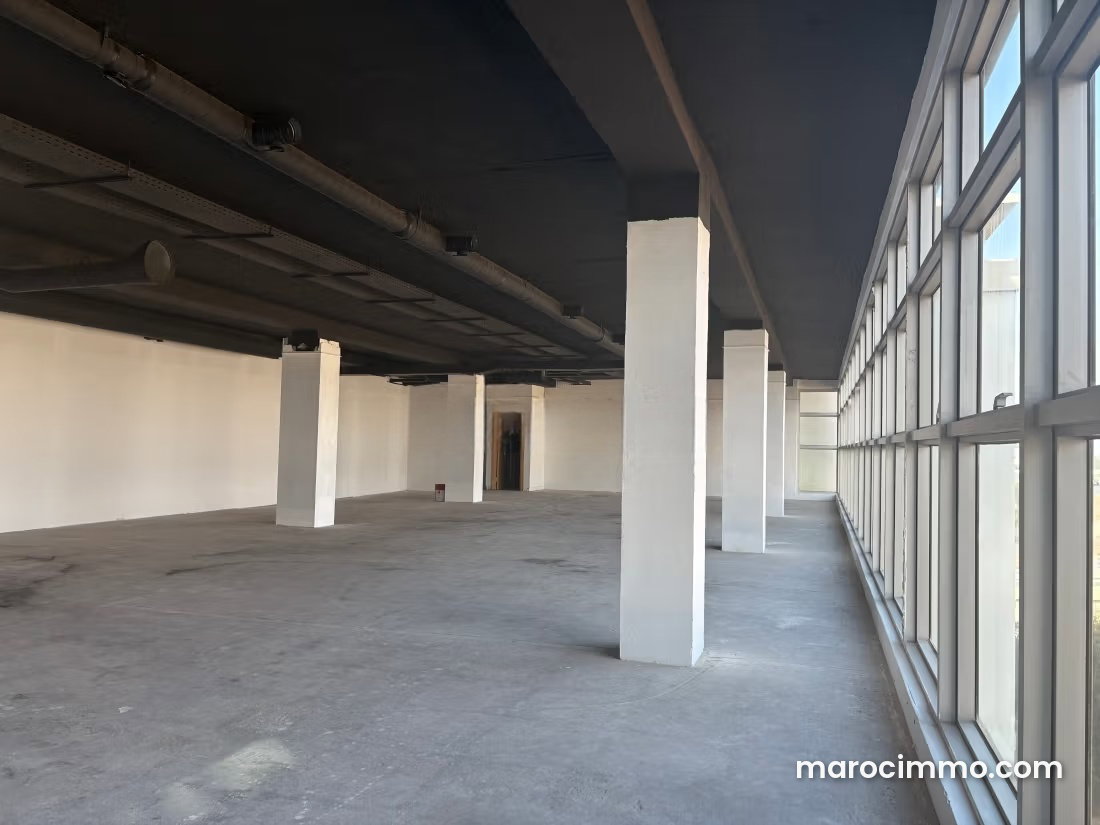 203 sqm office for lease in Sidi Maarouf, Casablanca with parking — Casablanca