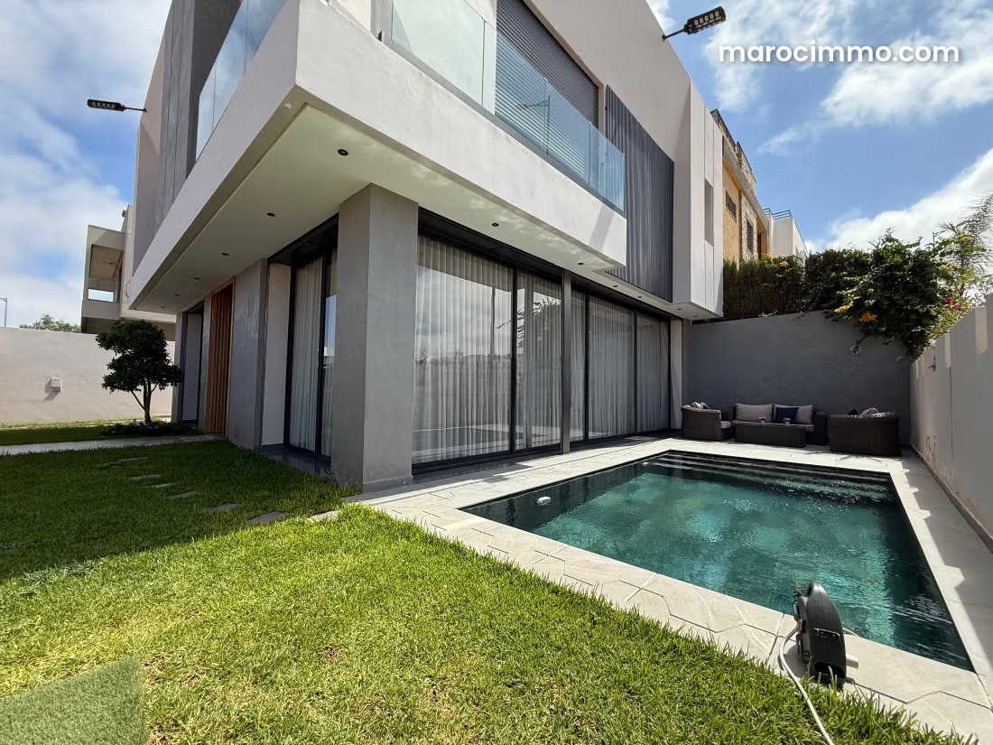 Villa contemporaine 360 m², vue mer et piscine, Dar Bouazza — Dar Bouazza